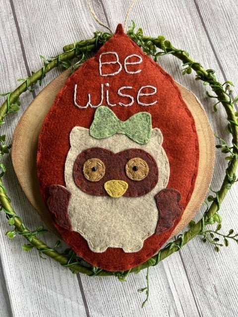 Leaf Shaped Woodland Animal Hanging Items with Inspiring Quotes