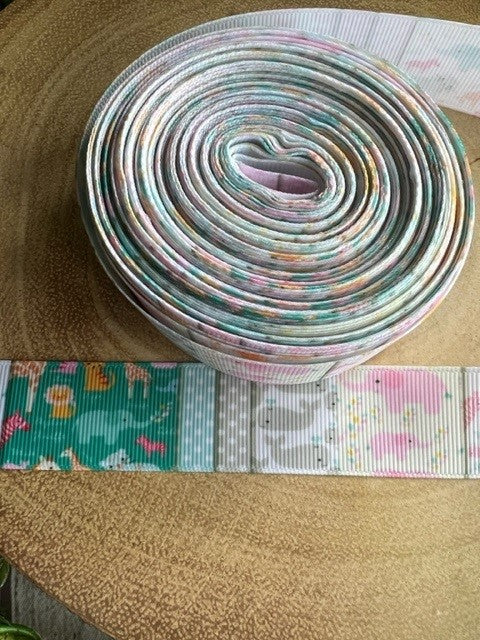 Beautiful Pastel Coloured Zoo Animals Print Design Grosgrain Ribbon