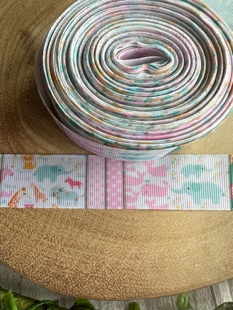 Beautiful Pastel Coloured Zoo Animals Print Design Grosgrain Ribbon