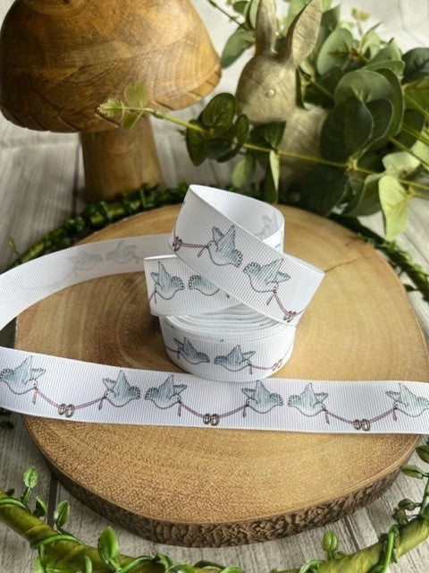 Beautiful Doves with Wedding Rings Print Design Grosgrain Ribbon