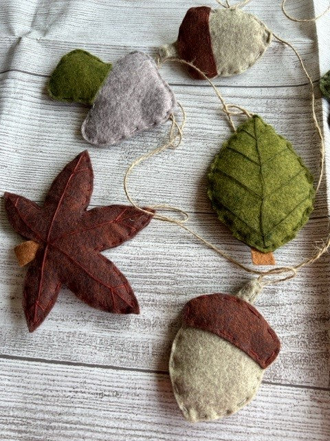 Handmade Beautiful Woodlands Theme Hanging Garland