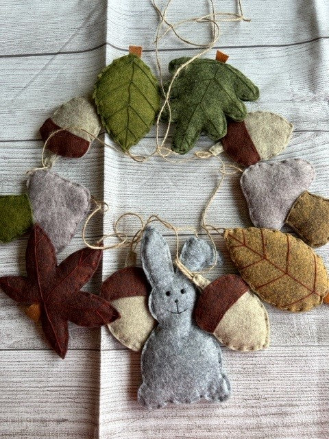 Handmade Beautiful Woodlands Theme Hanging Garland