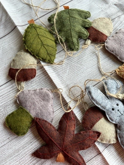 Handmade Beautiful Woodlands Theme Hanging Garland